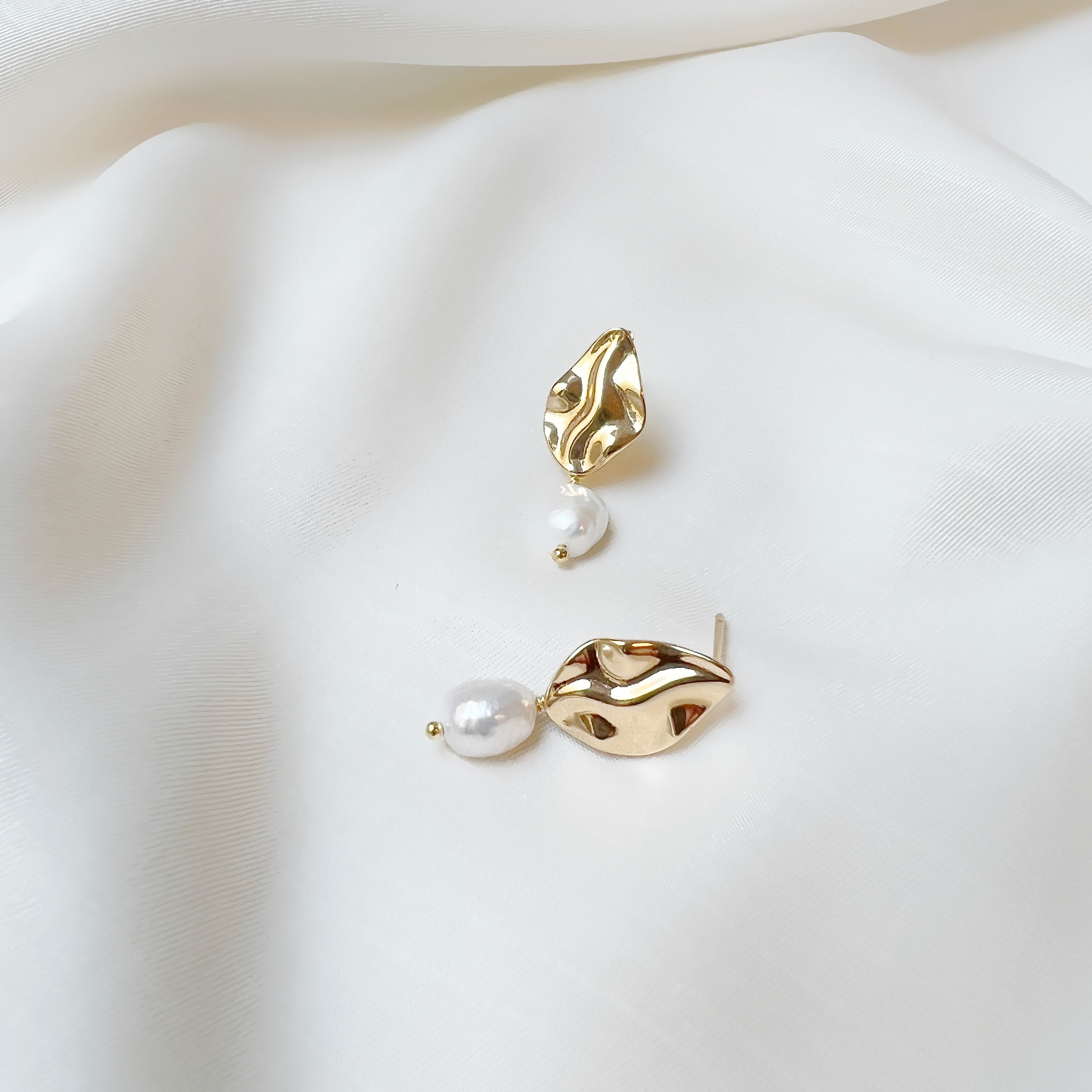 Polly Pearl Earrings - 18 carat gold plated