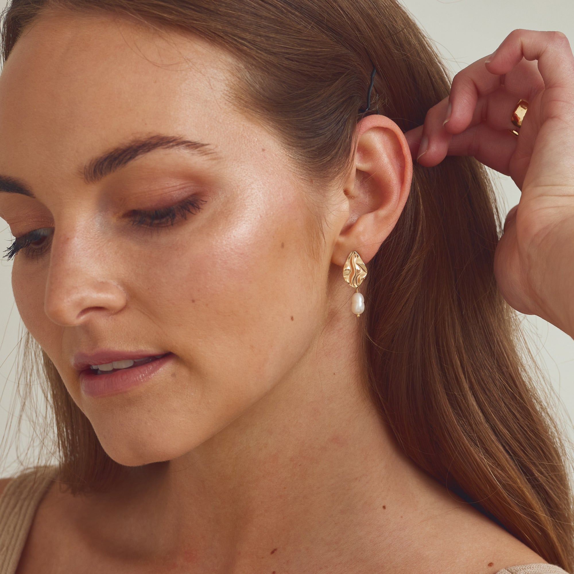 Polly Pearl Earrings - 18 carat gold plated