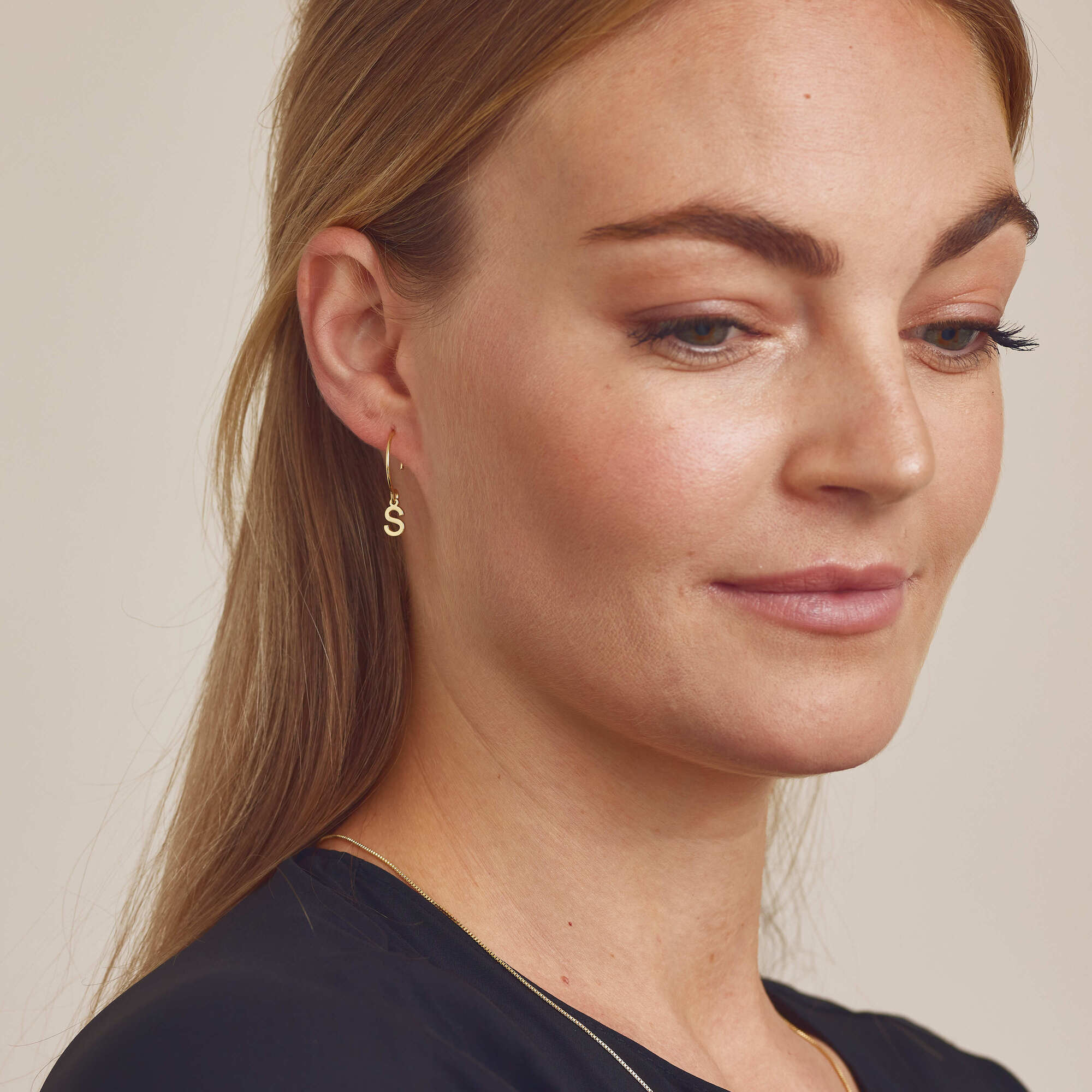 Letter Earring A-Z - 18 carat gold plated