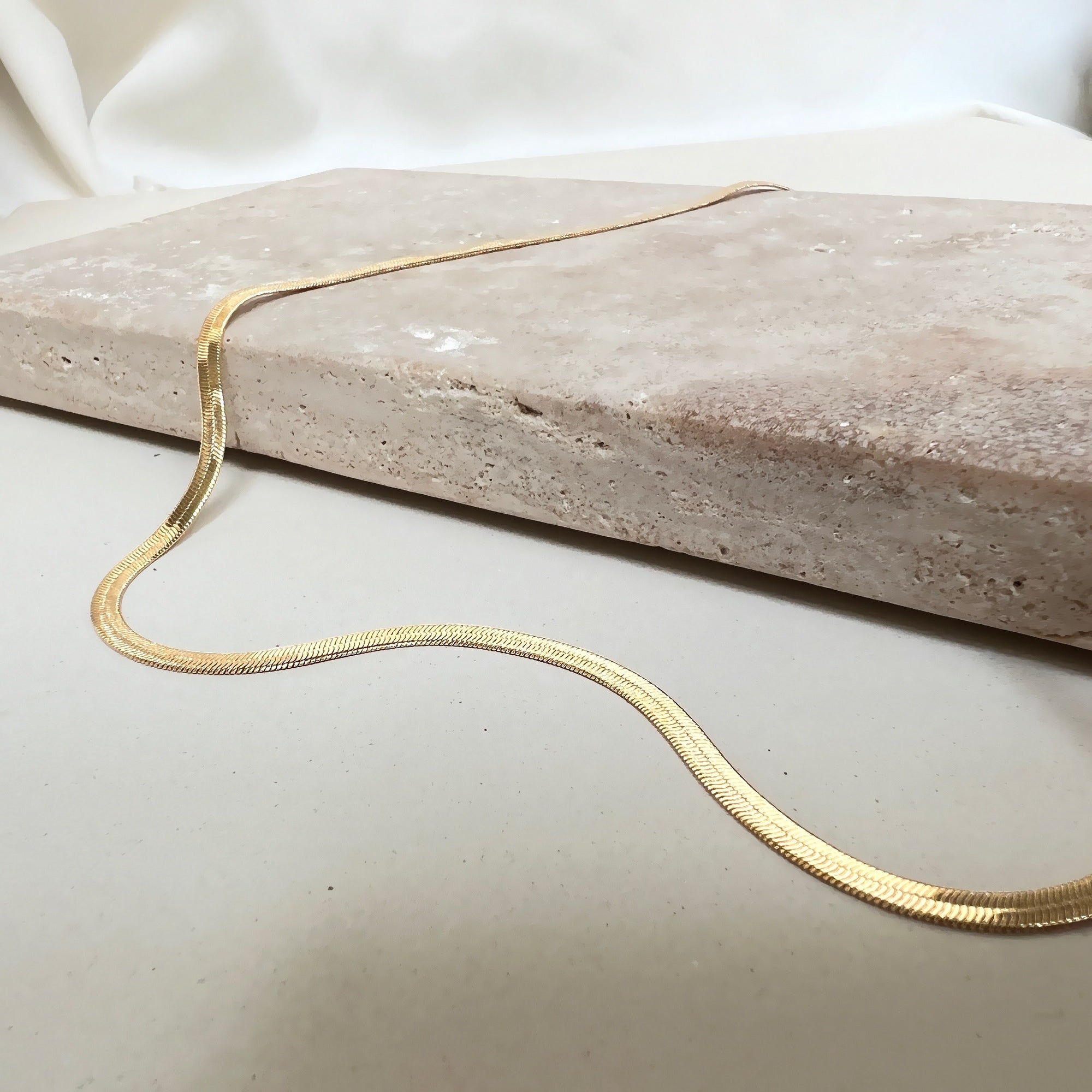 Laura Necklace - 18 carat gold plated