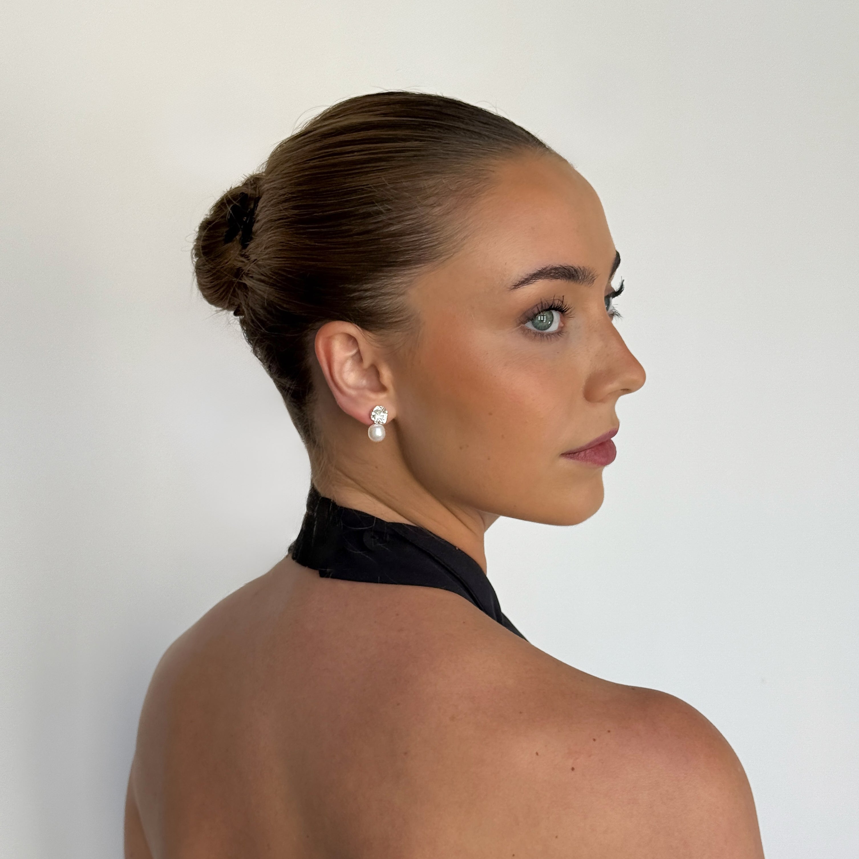 Rie Pearl Earrings - Silver plated