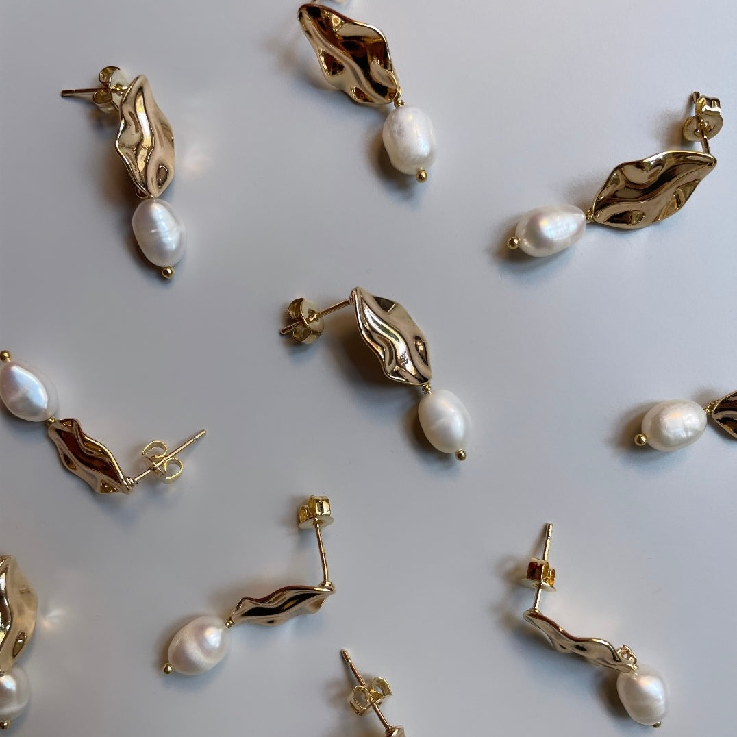 Polly Pearl Earrings - 18 carat gold plated