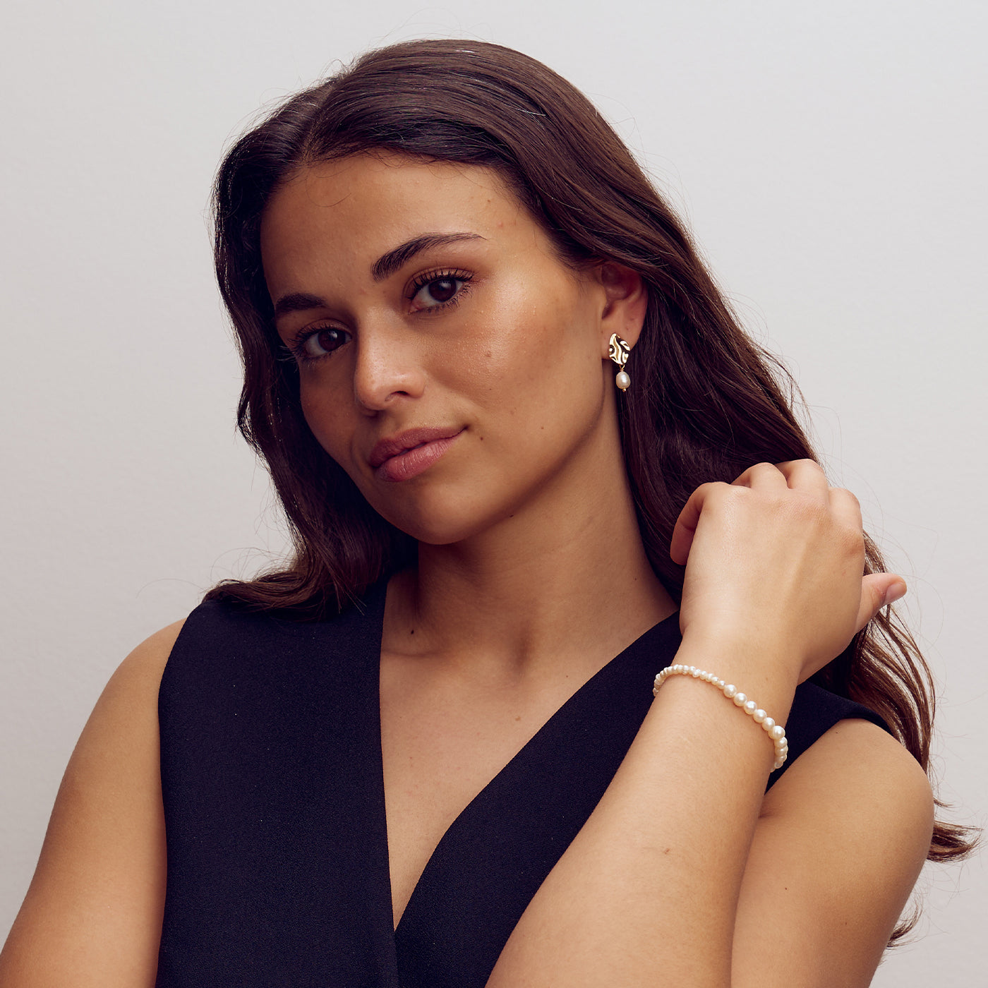 Polly Pearl Earrings - 18 carat gold plated