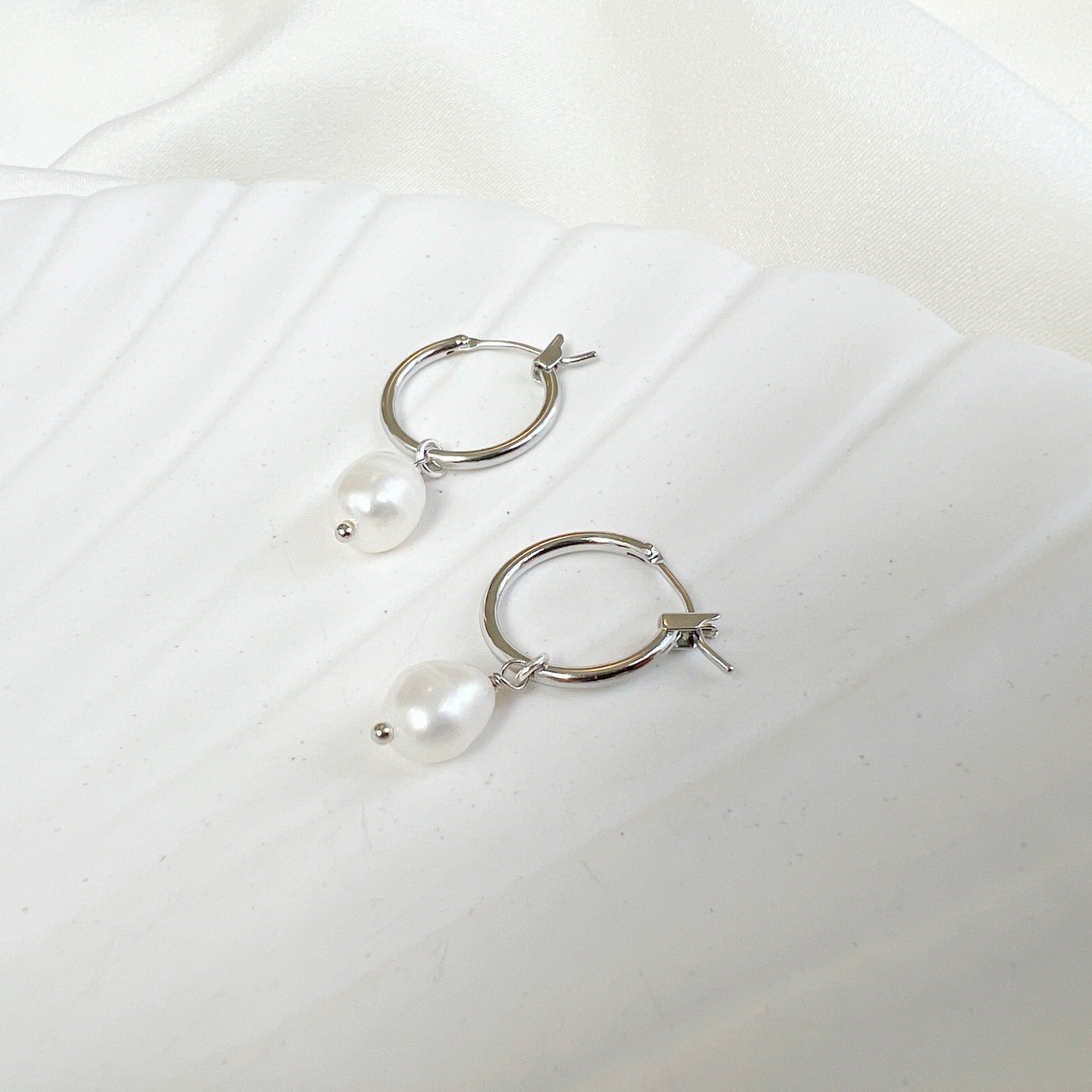 Lea Pearl Earrings Small - Silver plated