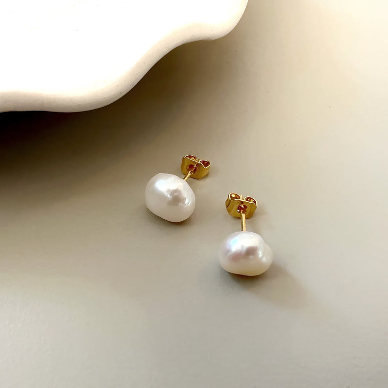 Vega post Earrings - 18 carat gold plated