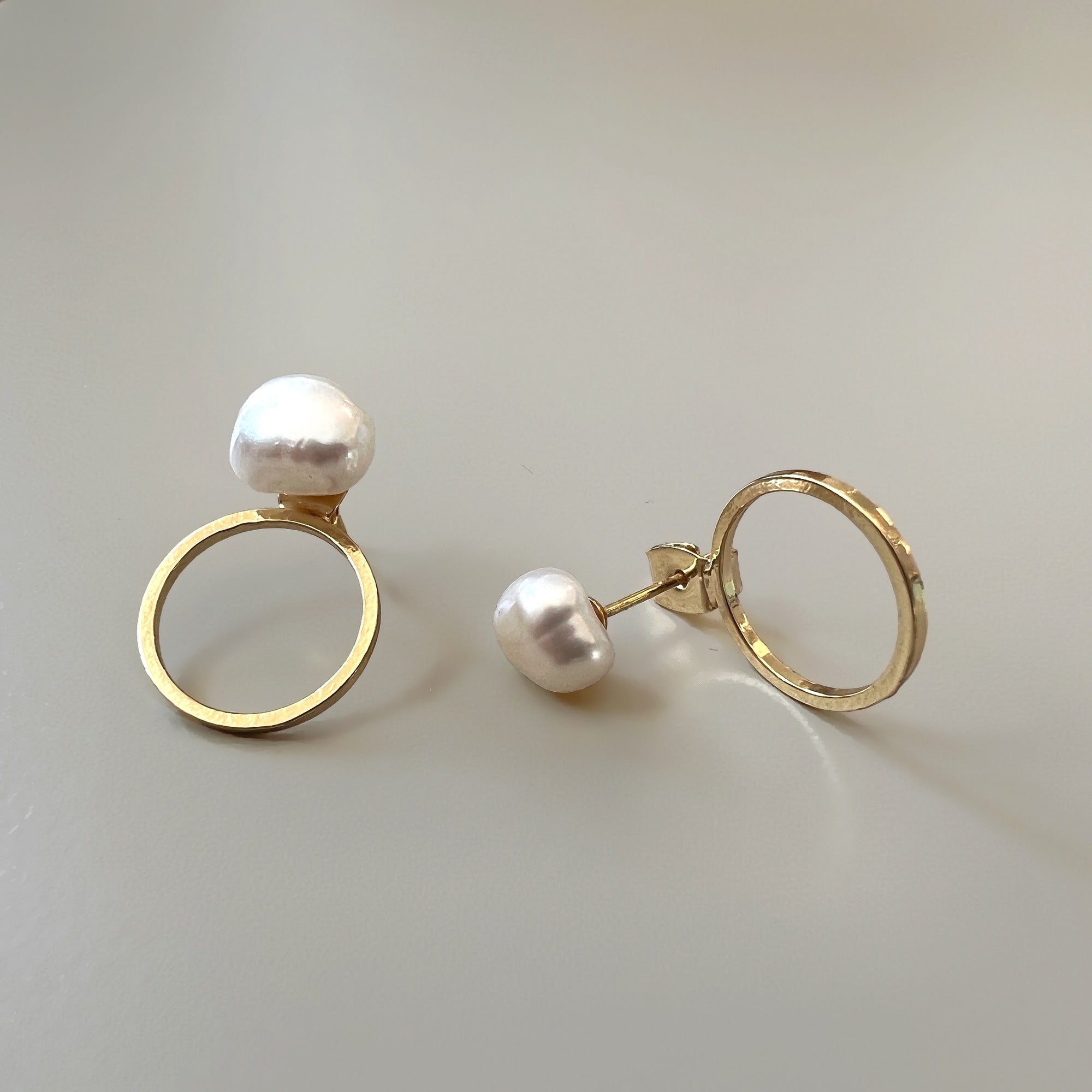 Vega Pearl Earrings - 18 carat gold plated