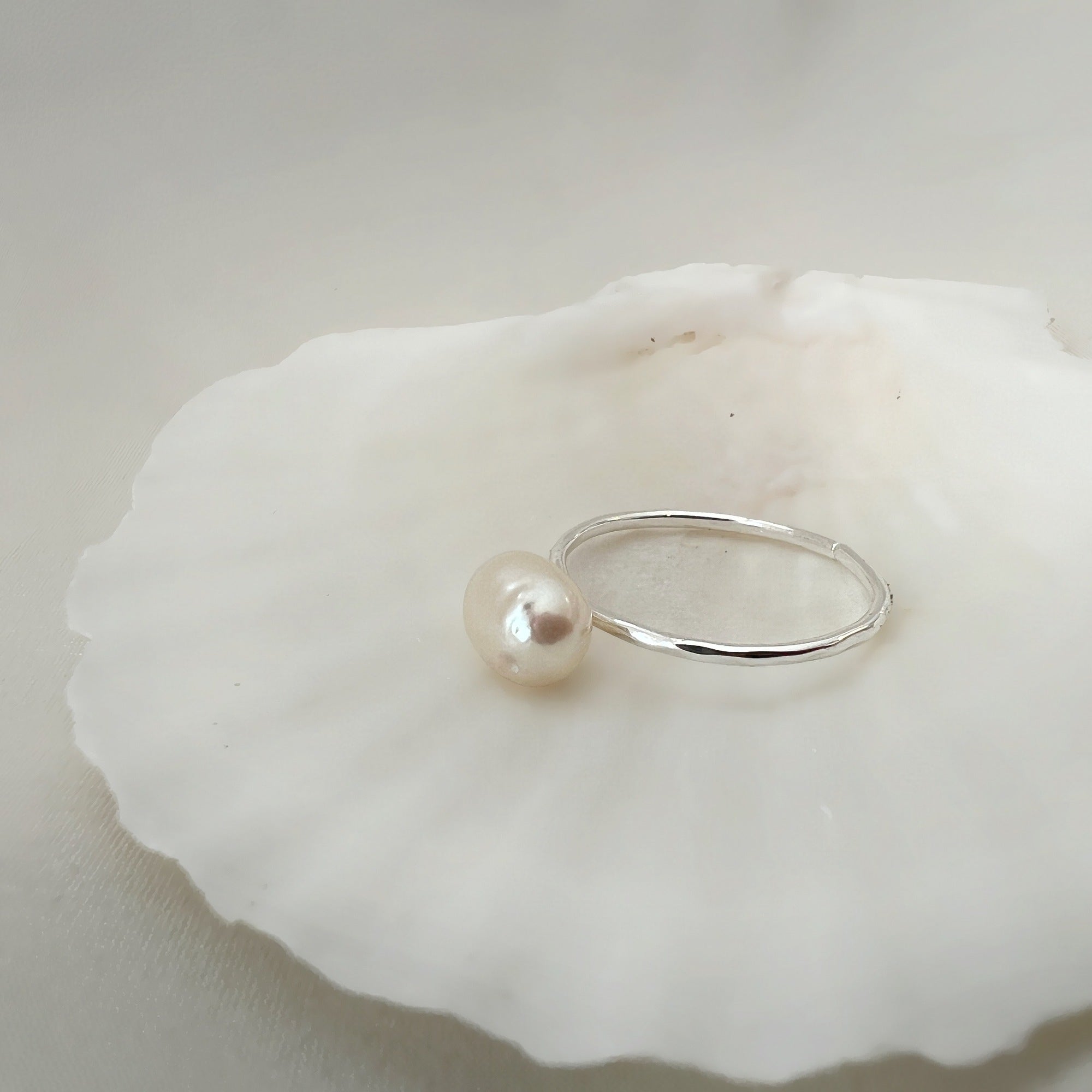 Vega Pearl Ring - Silver plated