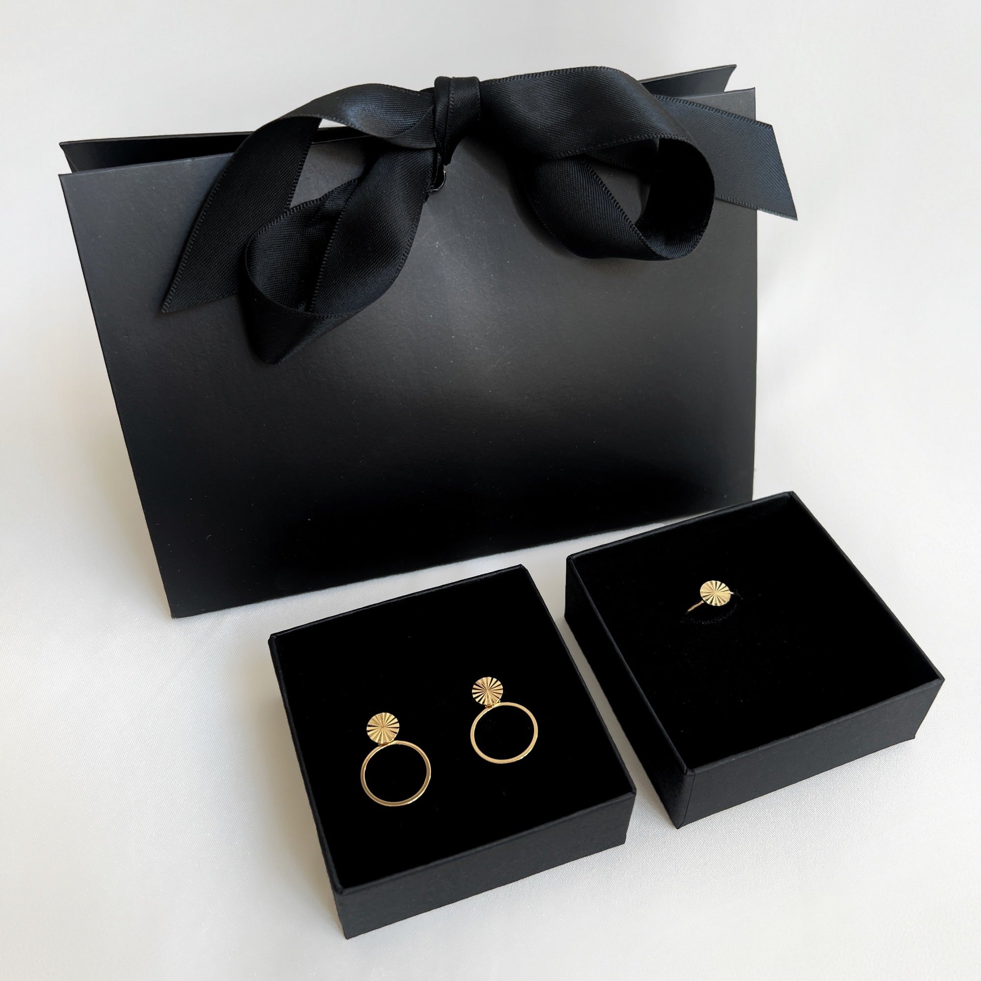 Jewelry set - Scarlett Earrings / Scarlett Ring - 18 carat gold plated