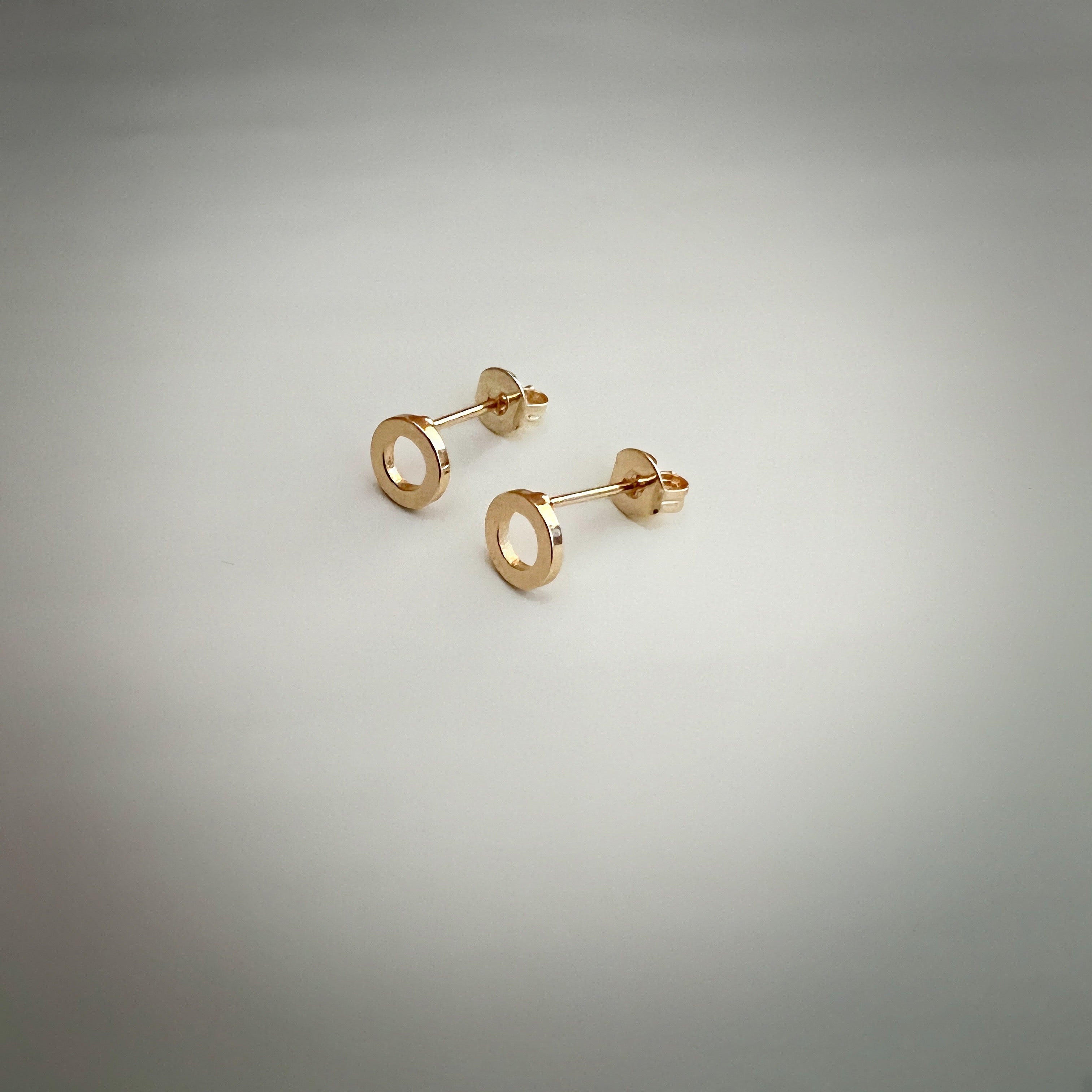 Ellen Studs Earrings - 18 carat gold plated