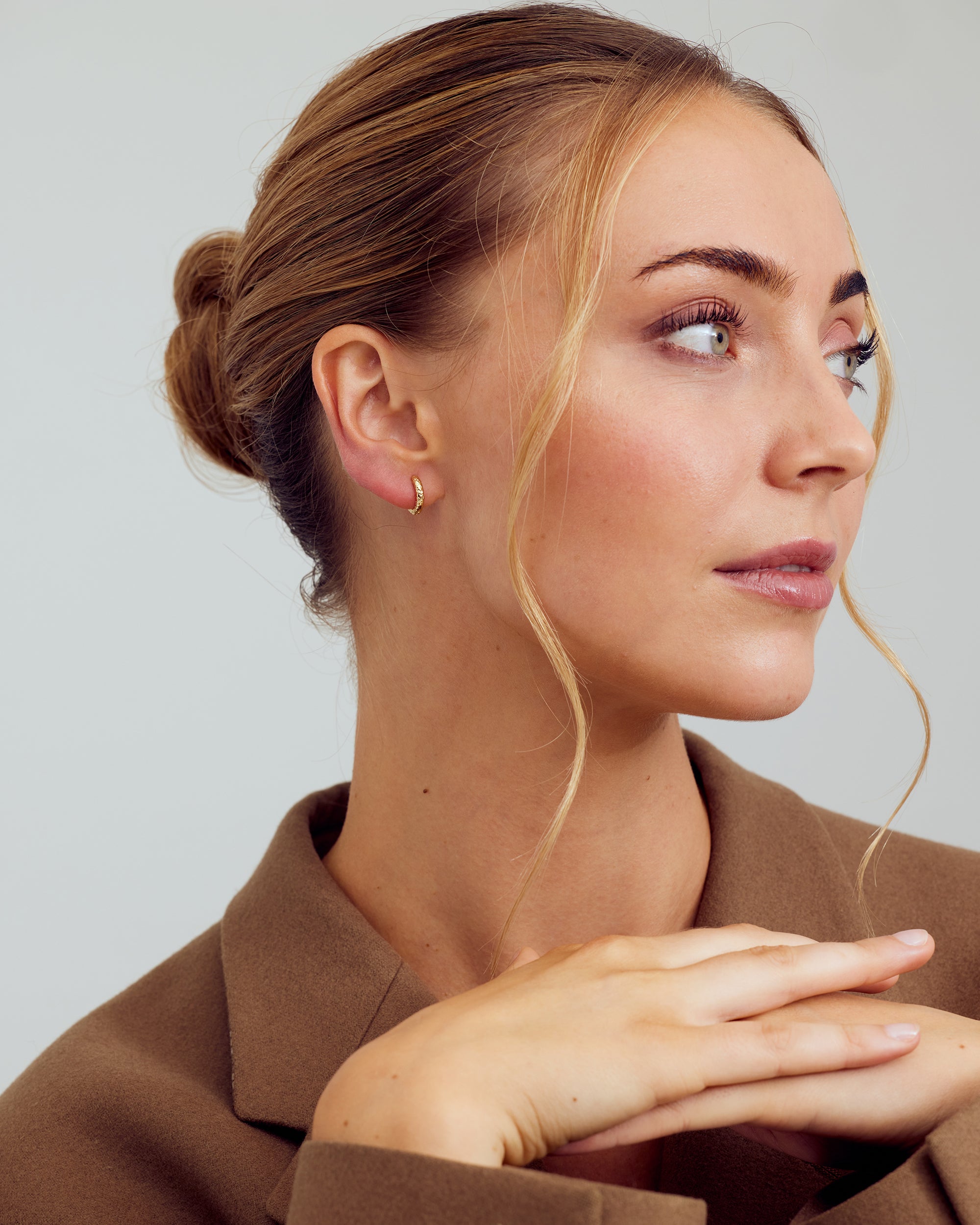 Dalia Earrings Small Hoop - 18 carat gold plated