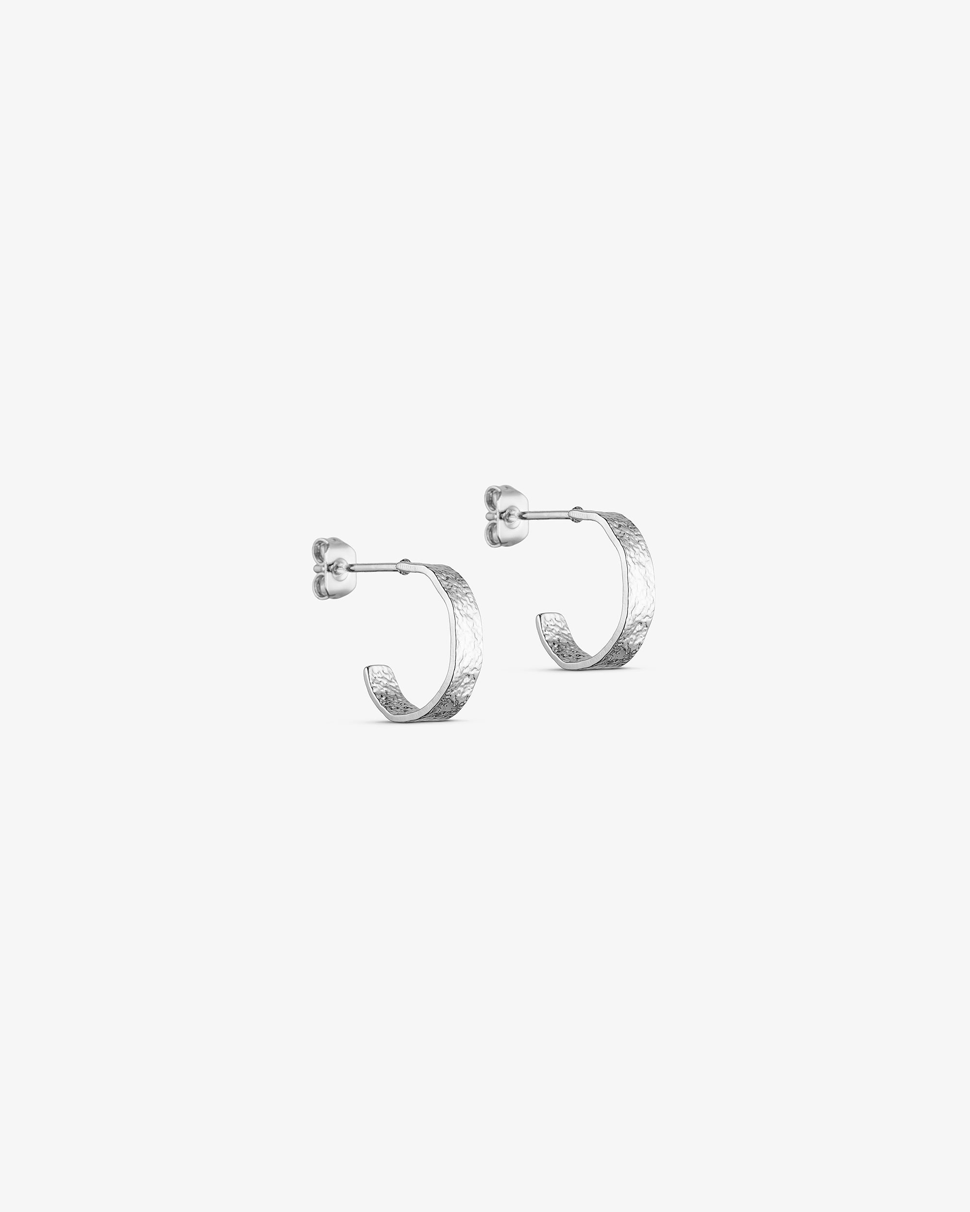 Dina Earrings Small Hoop - Silver plated