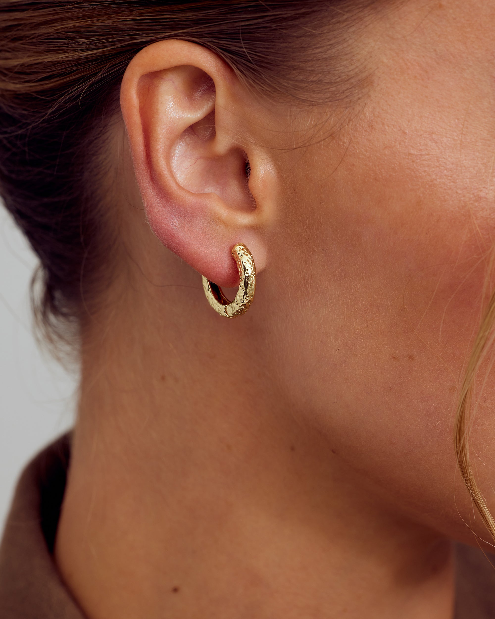 Dalia Earrings Large Hoop - 18 carat gold plated