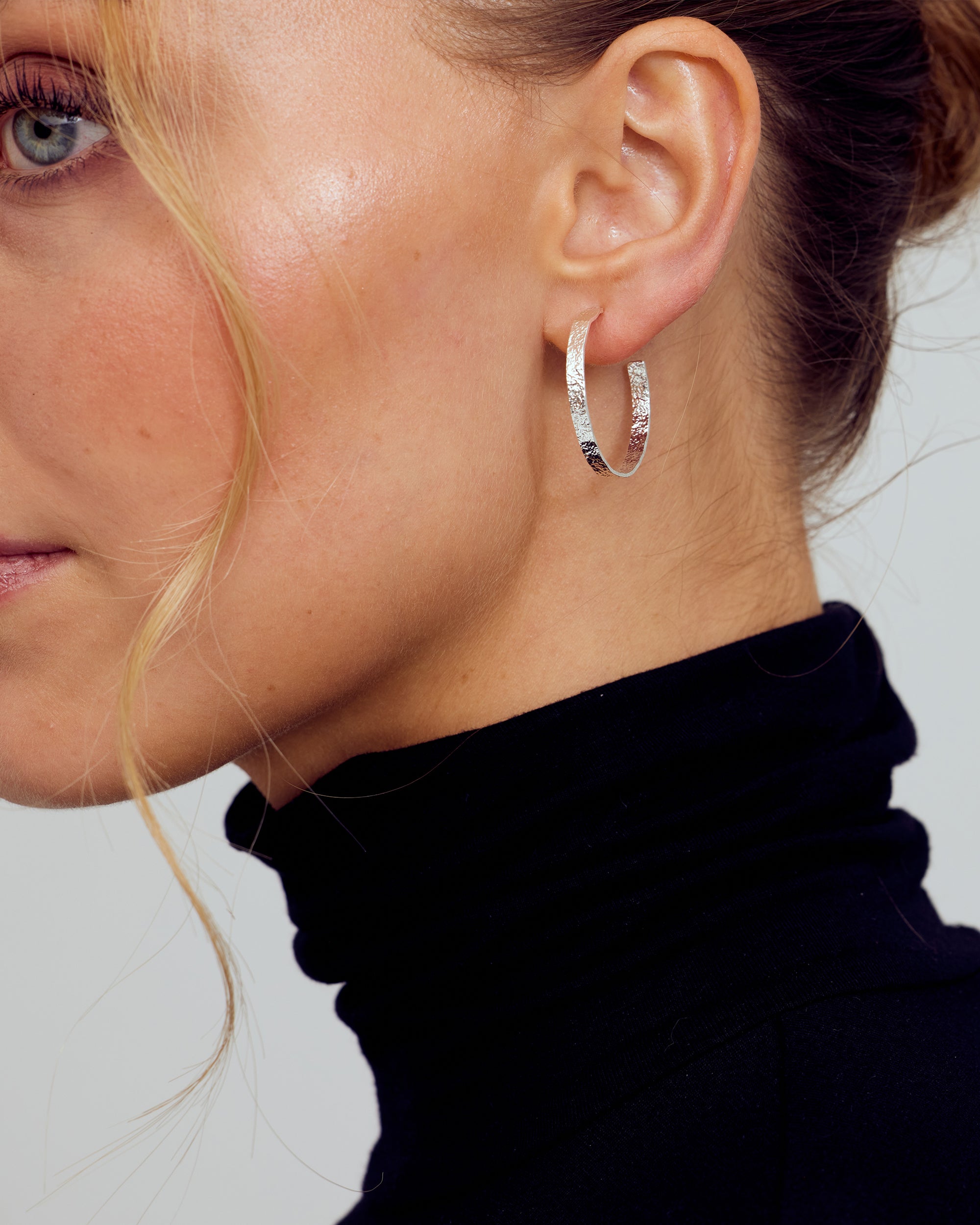 Dina Earrings Large Hoop - Silver plated