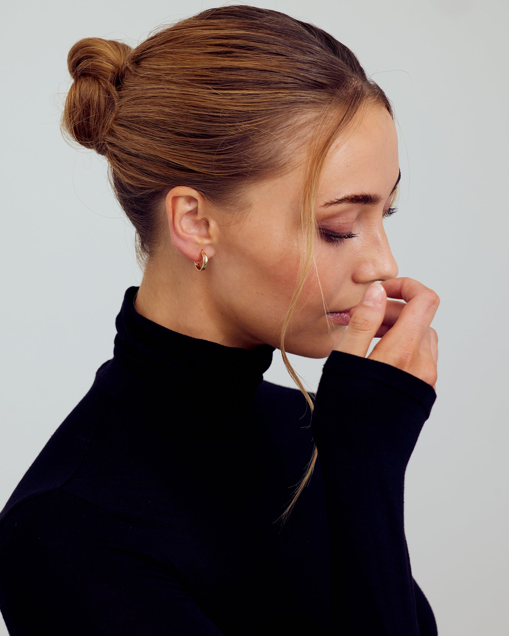 Dina Earrings Small Hoop - 18 carat gold plated