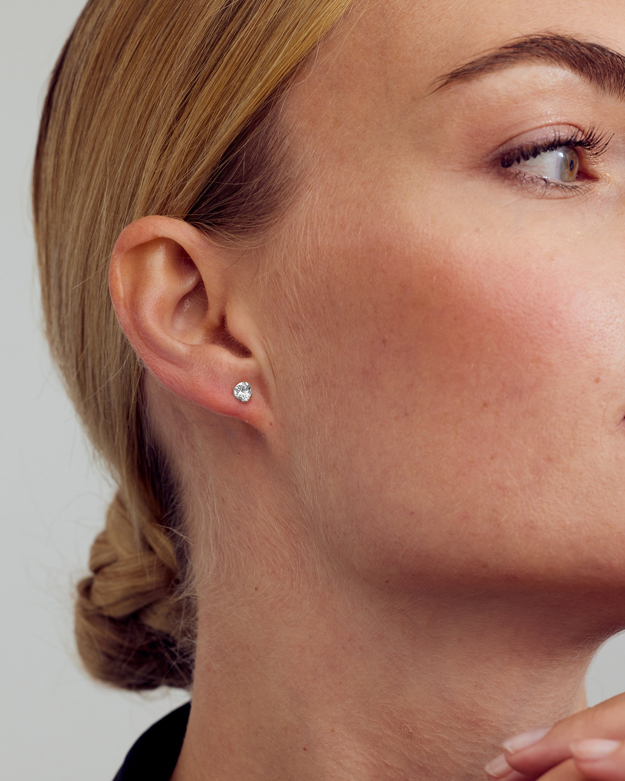 Noelle Stud Earrings Small - Silver plated