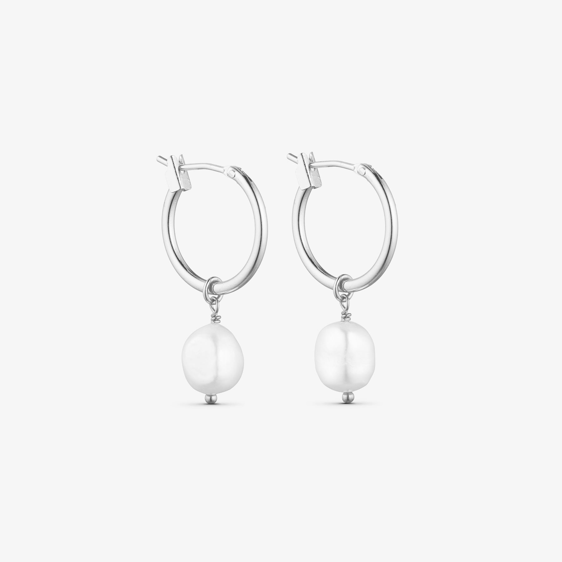 Lea Pearl Earrings SMALL - Silver plated