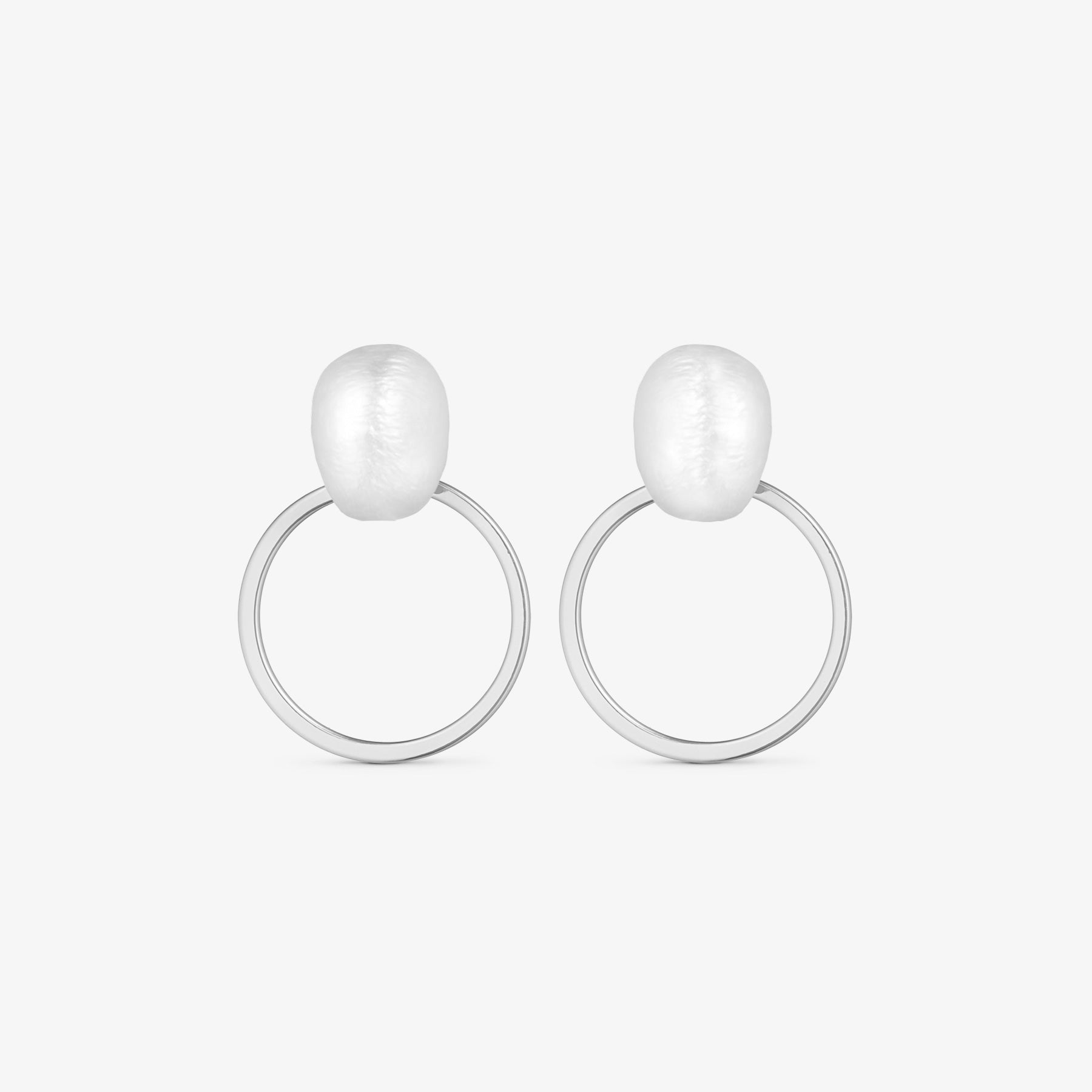 Vega Pearl Earrings - Silver plated