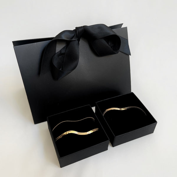Jewelry Set - Laura Necklace / Laura Bracelet - 18 carat gold plated